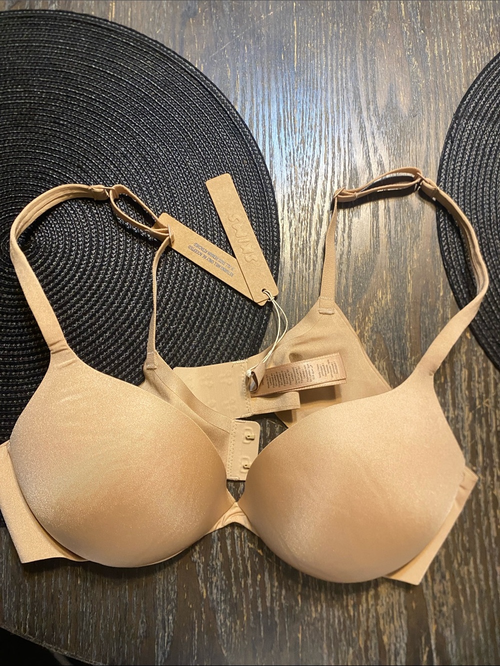 SKIMS ultimate push up plunge clay 36A Bra creases in pads